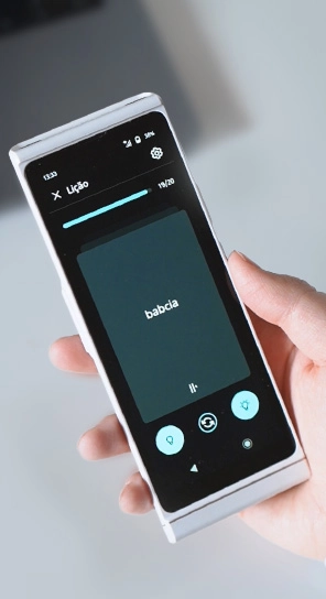 Demonstration of the language learning feature on the Vasco Translator V4.